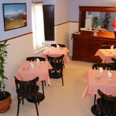 קולונגה Hotel Fitu מראה חיצוני תמונה