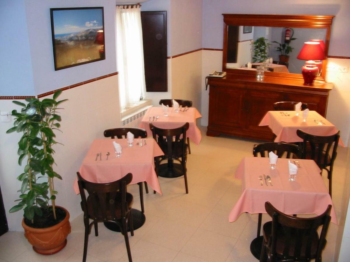 קולונגה Hotel Fitu מראה חיצוני תמונה